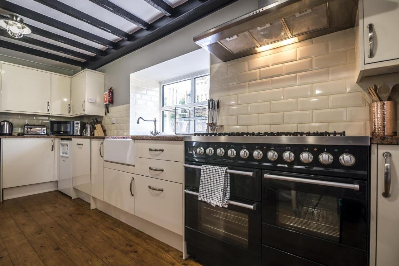 Barn Conversion - Hot Tub - Penally - Tenby Bagian luar foto