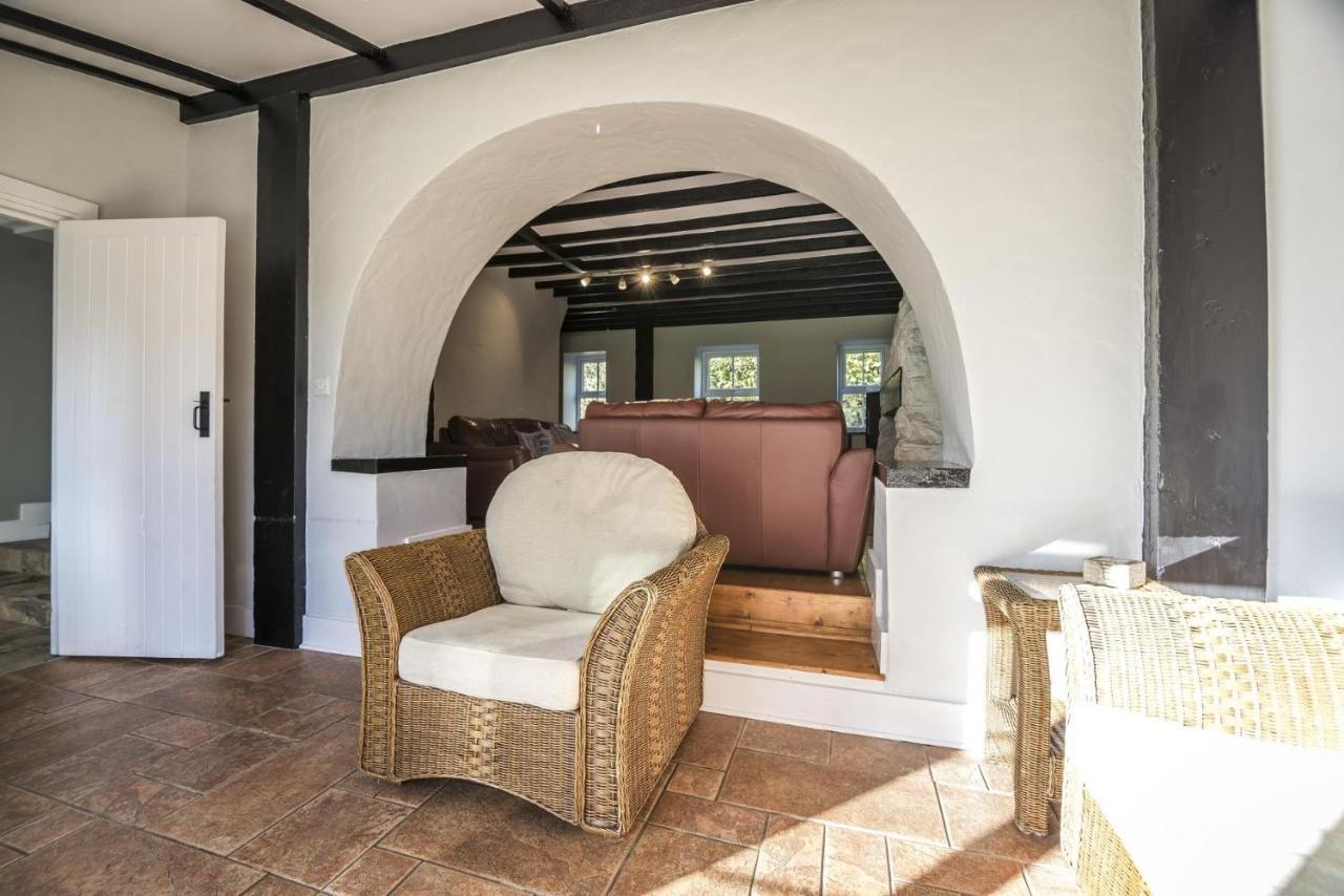 Barn Conversion - Hot Tub - Penally - Tenby Bagian luar foto