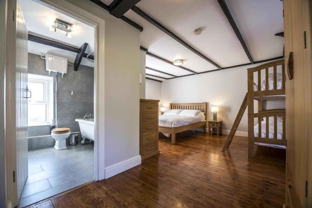 Barn Conversion - Hot Tub - Penally - Tenby Bagian luar foto